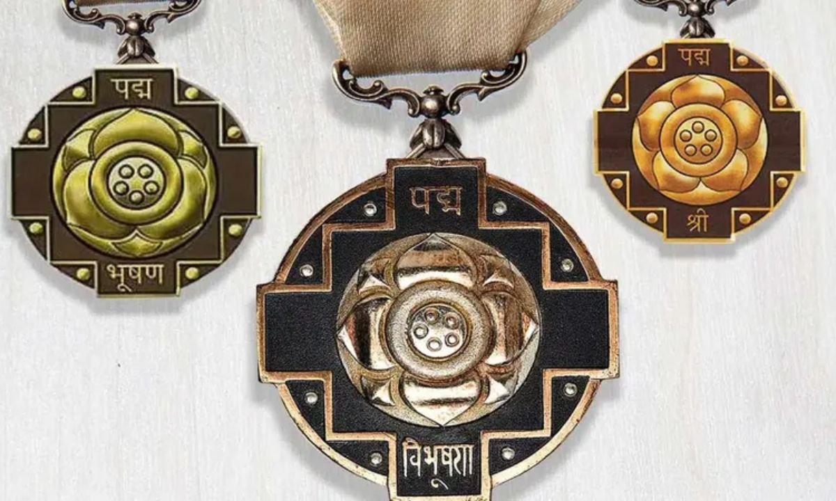 Dharmendra Gets Padma Vibhushan: Famous actor Dharmendra awarded Padma Vibhushan posthumously