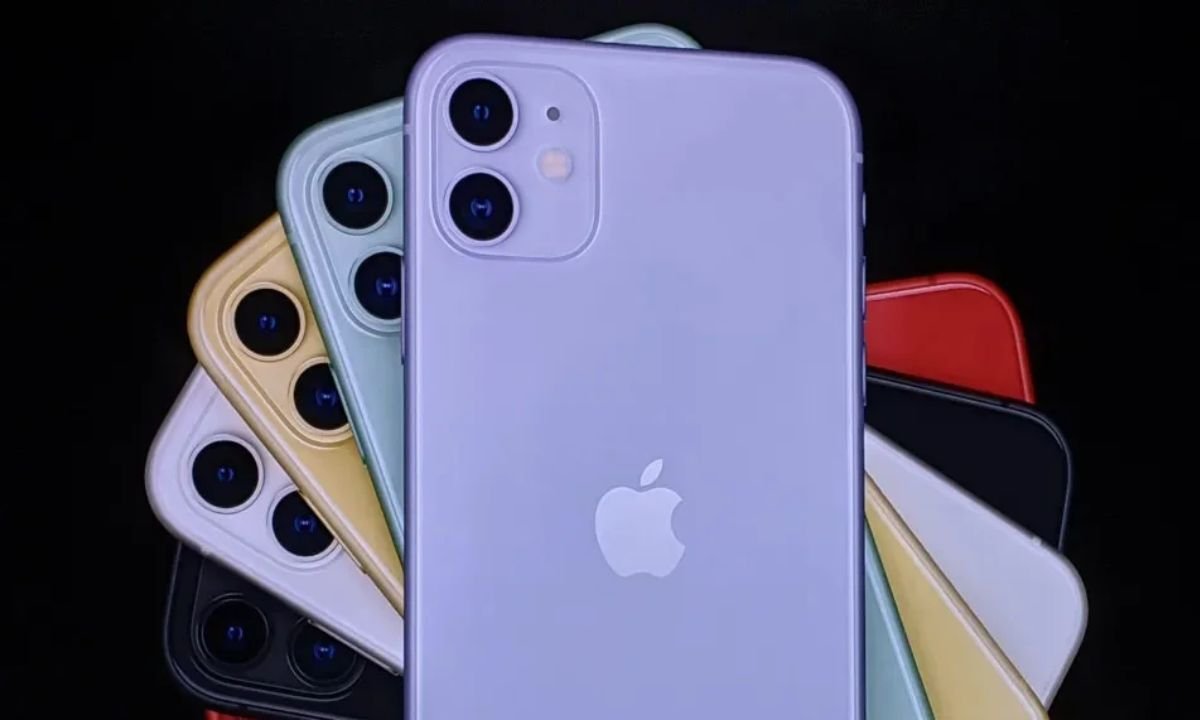 Apple vs Samsung iPhone overtakes Samsung after 14 years, establishing dominant position in the smartphone market